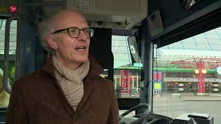 Landelijke proef met bankpas in bus betalen begint in Lelystad [upl. by Ahseka]