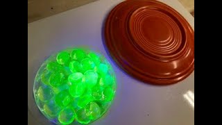 Comparison of radioactivity in uranium glass and vintage red fiesta ware [upl. by Ravilob]