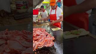 Tortas gigantes con milanesa recién hecha en la CDMX [upl. by Towney236]