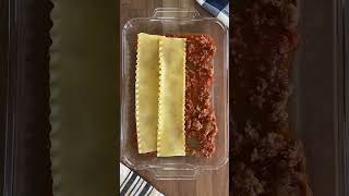 How to make Family Sized Lasagna🍝 mezzetta pasta lasagna lasagnarecipe easymeal italianfood [upl. by Ramor]