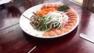 ซาซิมิ แซลมอนสดจากฟาร์ม Salmon sacemi in SAPA vietnam [upl. by Siulesoj]