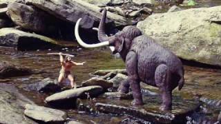 Aurora Prehistoric Scenes  CroMagnon Man vs Woolly Mammoth [upl. by Woodberry]