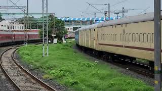 Godhra station arrival Trains slow down but still a station skip [upl. by Nomolos]