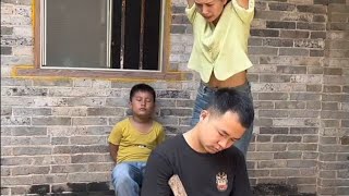 8 sal ke bachhe ne bachaya jaan😱Mindblowing video on tiktok video🔥🤯🙏  comedy Chinese🇨🇳video🎥 [upl. by Yorgo333]