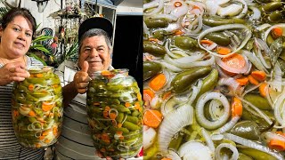 Como Hacer Los Mejores Jalapeños Curtidos Frescos Del Jardin Receta Especial [upl. by Dorinda466]