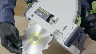 Hoe vervang je het zaagblad van de invalcirkelzaag TS 55  Festool Quick Guide [upl. by Hgielhsa]