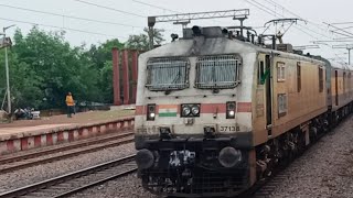 MASSIVE OFFLINK AJNI WAP7 WITH RAIGARH BOUND GONDWANA EXPRESS SKIPPING BHILAI D CABIN [upl. by Cartwright228]