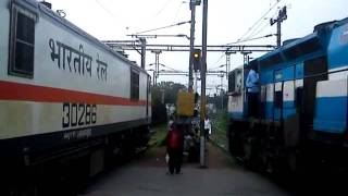 WDP4 vs WAP7  KJM WDP4 threatens LGD WAP7 with its LHF horns [upl. by Ungley]