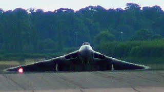 🇬🇧 Vulcan Bomber Jet Appears Over The Runway Brow at RAF Waddington Airshow [upl. by Alilad]