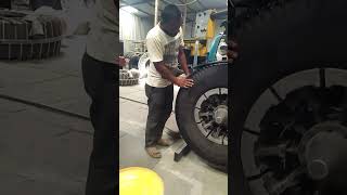 Tyres remolding tyre Refreadign process Tyre Remolbing tyreretreading trending tyre short video 👍 [upl. by Nylecyoj]