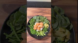 Healthy green salmon bowl 🍀💚🐠🐟 doubletroublzz healthyfood proteinfood salmon greenfood [upl. by Millian]