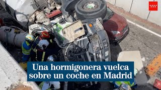 Una hormigonera vuelca sobre un coche al caer desde 3 metros de altura [upl. by Basia]