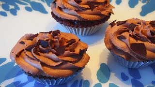 Cupcakes de Chocolate en 5 minutos Microondas  Receta Facil [upl. by Anyd]