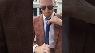 Marius demonstrates how to tie an Elizabetta silk grenadine tie [upl. by Adeys]