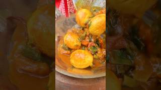 পেঁয়াজ পাতা দিয়ে ডিম কষা dimkosha eggrecipe peyajpatadiyedim archacooking cookingshorts [upl. by Smalley326]