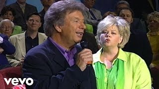 Bill Gaither Tanya Goodman Sykes  Going Home Live [upl. by Inverson]