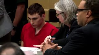 Usa lassassino della Florida Nikolas Cruz torna in tribunale [upl. by Nalek105]