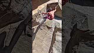 Escalando desplome inhumano Crazy Dry tooling climbing [upl. by Chane958]