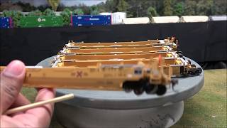 5 Minute Demo Athearn TTX 48 Maxi III Well Cars Intermodal HO Scale [upl. by Nomla]