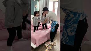 清晨起来，三胞胎爸爸忙碌的一天又开始了 😂😂 家有萌娃 三胞胎vlog 爸爸帶娃記 lovelybaby lovely [upl. by Lonee]