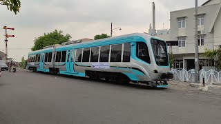 AKHIRNYA UJICOBA  TESTRUN TREM BATERAI PROTOTYPE PT INKA DI JALAN SLAMET RIYADI SEMPAT BLB JUGA [upl. by Llywellyn]