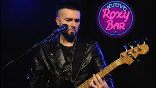 Lusi il Lupo il bassista dalle collaborazioni internazionali al Nuovo Roxy Bar [upl. by Assyl666]