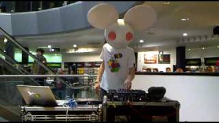 Deadmau5  HMV Glasgow moar ghosts n stuff [upl. by Madonna]