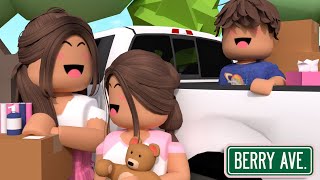 🏡 MOVING INTO OUR NEW HOUSE  Roblox Berry Avenue Roleplay 🍓 [upl. by Eynahpets]