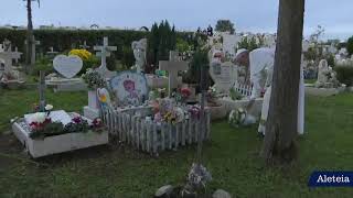 Papa Francesco in preghiera al cimitero dei bambini non nati [upl. by Hurley]