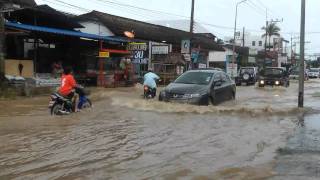 Flooding in Thailand Lamai [upl. by Nodaj81]