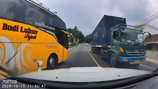 Dash Cam Owners Indonesia 679 October 2024 [upl. by Akerue741]