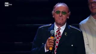 Renzo Arbore canta Esattamente come tu  Celebration 04112017 [upl. by Jemie]