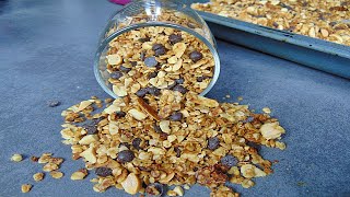 Rezept Granola mit Erdnüsse Mandeln und Schoki selbst gemacht  Müsli selber machen [upl. by Leticia]