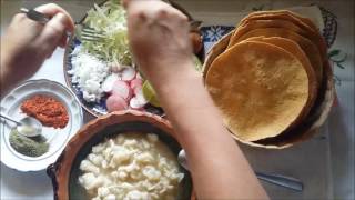 Como hacer pozole de pollo  Como preparar pozole [upl. by Sasnett167]