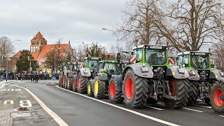 Ankunft Sternfahrt Trecker Traktor Demo Europakreuzung Greifswald 08012023 [upl. by Waylan771]