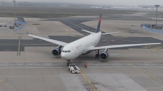 ✈ VISITORS TERRACE 📸 Frankfurt Airport ✈ TERMINAL 2 ✈ Nebel 🌚 20102024 [upl. by Yedorb729]