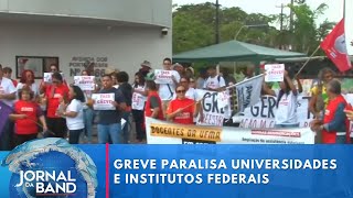 Greve de professores paralisa diversas universidades e institutos federais  Jornal da Band [upl. by Hawker]