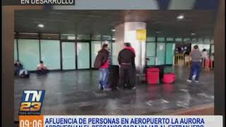 Gran afluencia de personas en Aeropuerto Internacional La Aurora [upl. by Torres61]