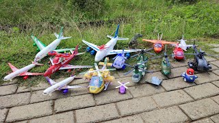 Looking for Airplanes Toy Passenger Planes Scorpion Helicopter B2 Spirit Super Wings MD530G [upl. by Edmond233]