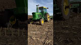 JOHN DEERE 4320 Tractor Plowing bigtractorpower [upl. by Dasa]