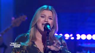 Kelly Clarkson Covers 7 Rings By Ariana Grande  Kellyoke [upl. by Ahsial865]