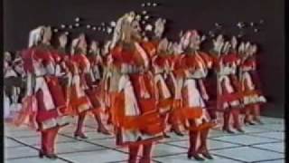 quotMariovska Tresenicaquot Macedonian Folk Dance [upl. by Jasmin]