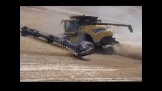 New Holland CR9080 Hillside Combine 0727132 [upl. by Voleta428]