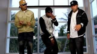 Pacho y Cirilo Ft Doogy  Olvidate De El Official Video [upl. by Lashonde749]