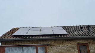 8 REC 405 zonnepanelen plaatsen stringomvormer Huawei tips stringkabels leggen dakpannen slijpen [upl. by Itnuahsa]