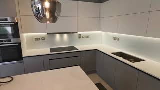 White kitchen glass splashback [upl. by Rengaw]