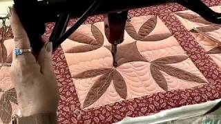 Freehand Quilting a Table Runner on a Longarm [upl. by Melicent]