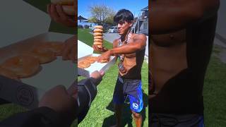 Dieter bodybuilder eating after a long time donuts  Facto Yassi [upl. by Irahcaz]