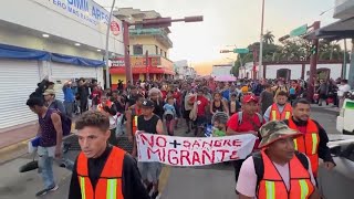 Hundreds of migrants start long walk to Mexicos border with US [upl. by Maloy]