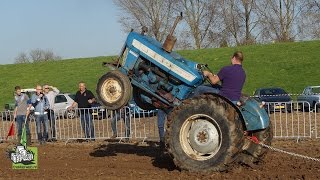 Beton trekker trek bij ploegfestival met spectaculaire beelden Trekkerweb stunt dangerous [upl. by Eciral]